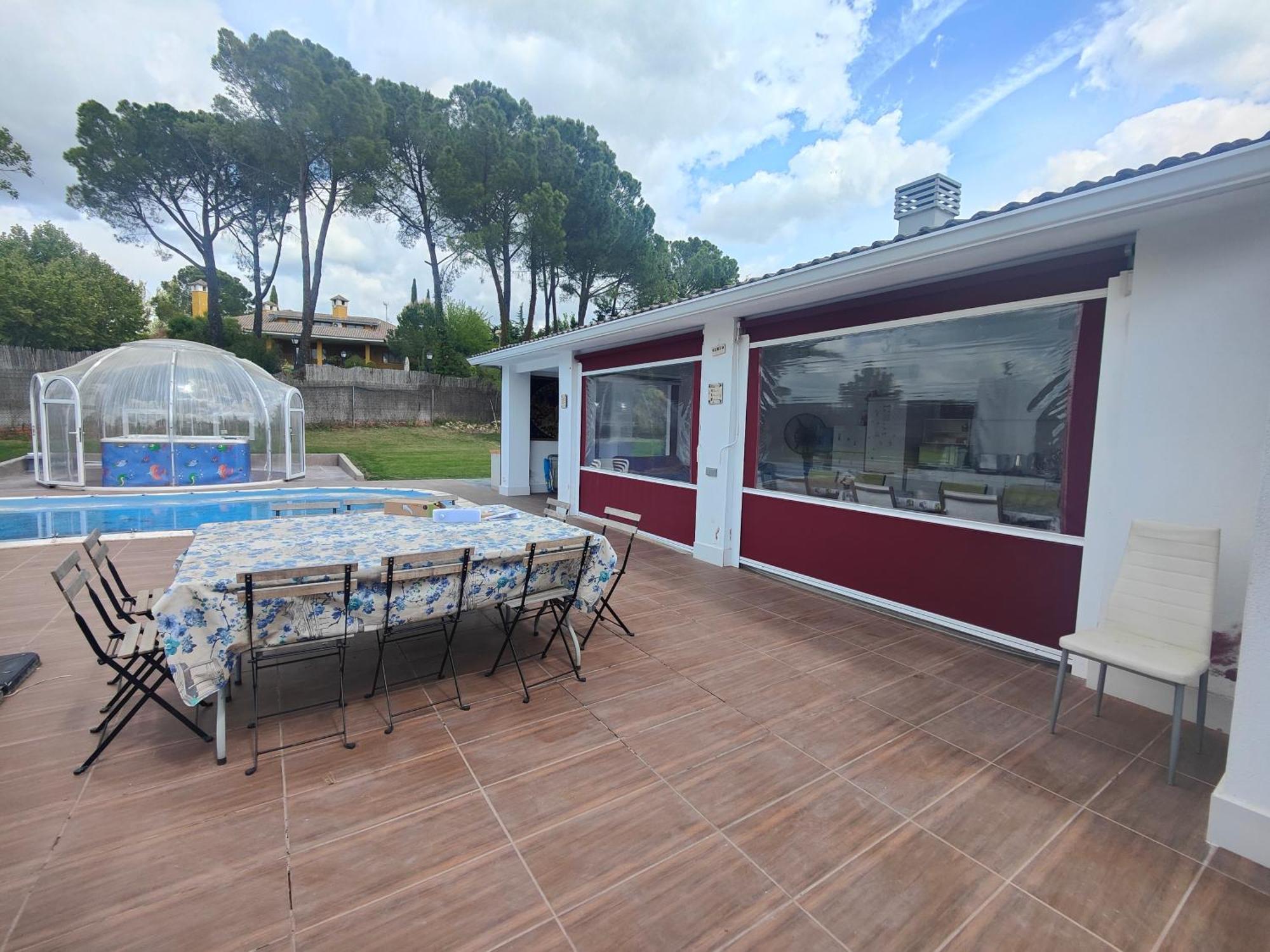 Chalet Con Piscina Y Jacuzzi En Madrid Alquila Habitaciones Algete Ngoại thất bức ảnh