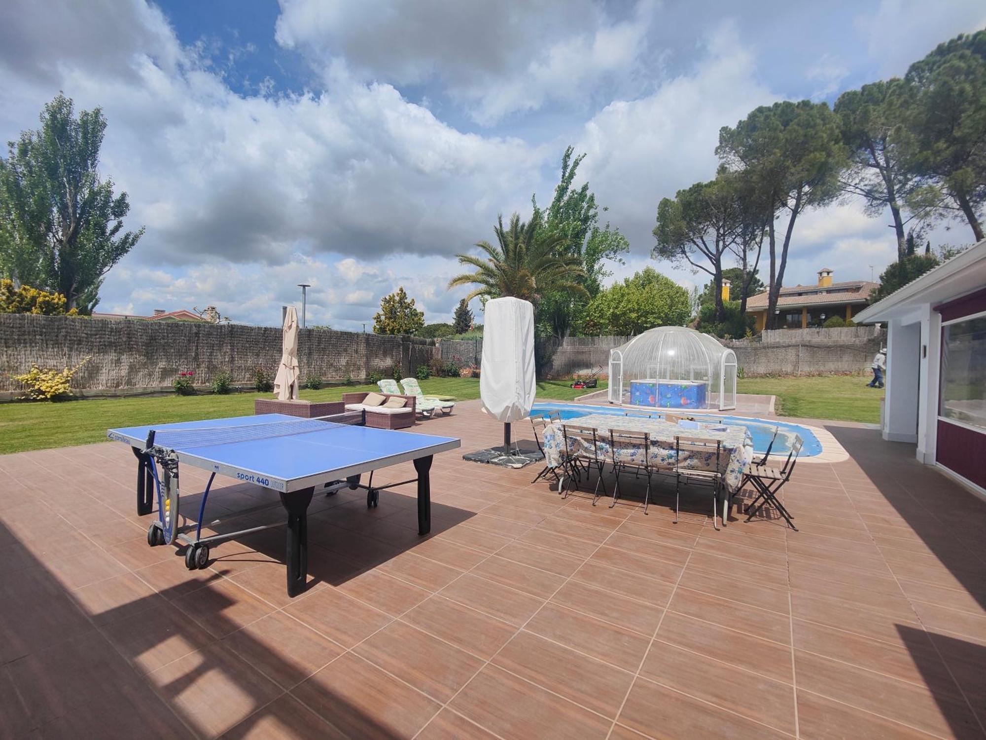 Chalet Con Piscina Y Jacuzzi En Madrid Alquila Habitaciones Algete Ngoại thất bức ảnh